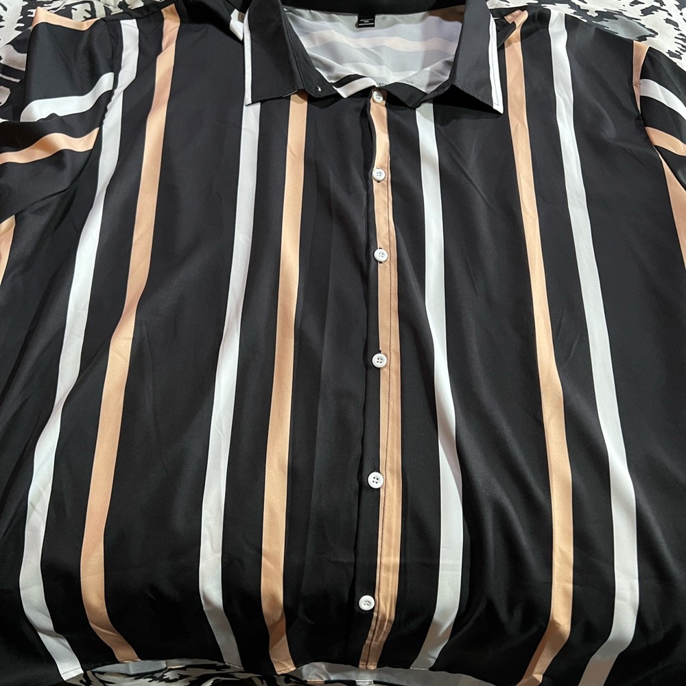 Men’s button ups - Picture 2 of 2